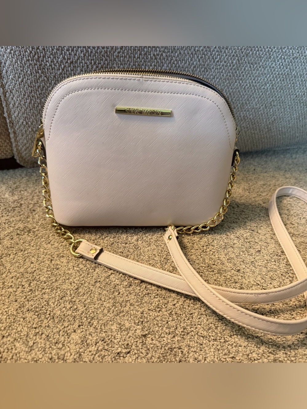 Steve Madden Cream Crossbody with Gold Chain
